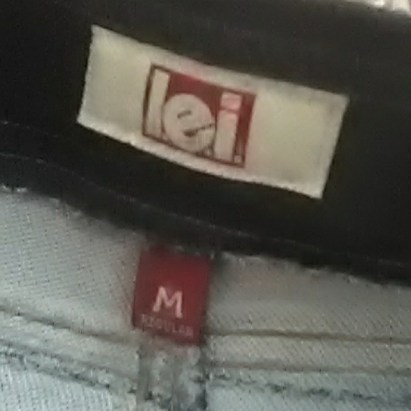 Shorts - Picture 2 of 3